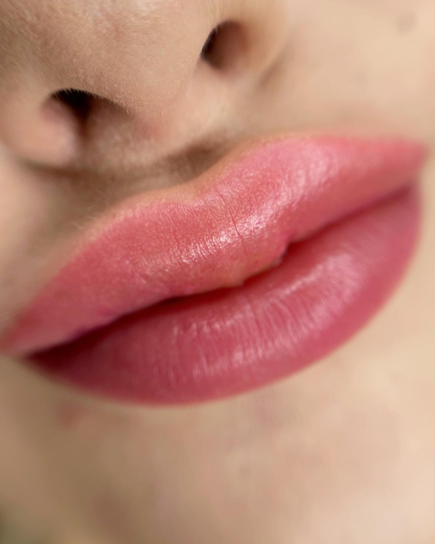 Huulet — Albina Räsänen Aesthetics